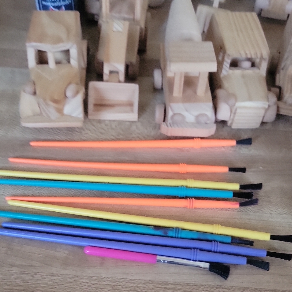 Natural Wood Toy Vehicle Craft Set - Picture 8 of 11